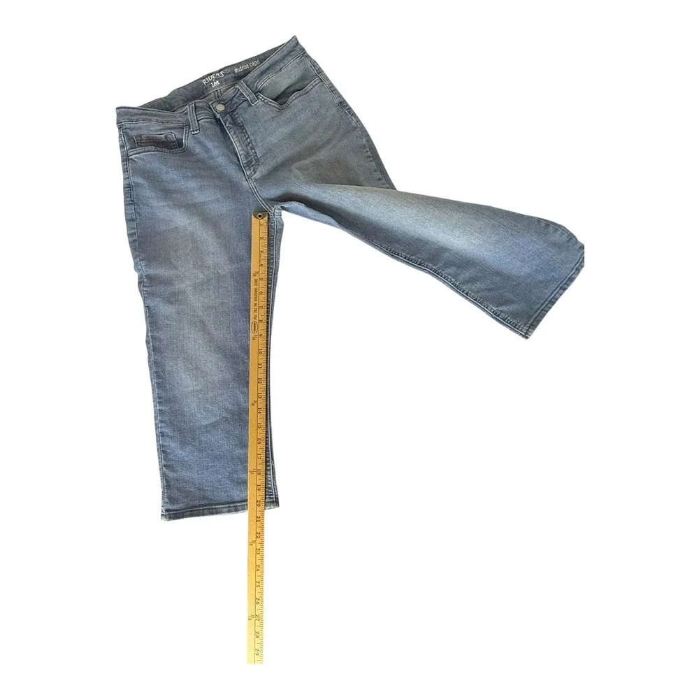 Riders by Lee Mid Rise Capri Jeans Women's Size 8 Light Blue Denim Straight Leg‎